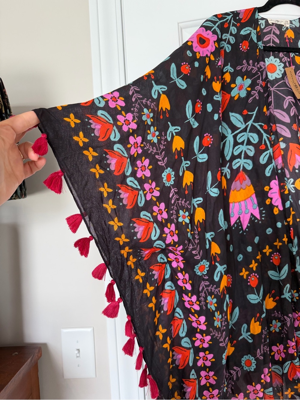 NWT Natural Life Floral Tassel Kimono - Black with Flowers One Size - Picture 2 of 5